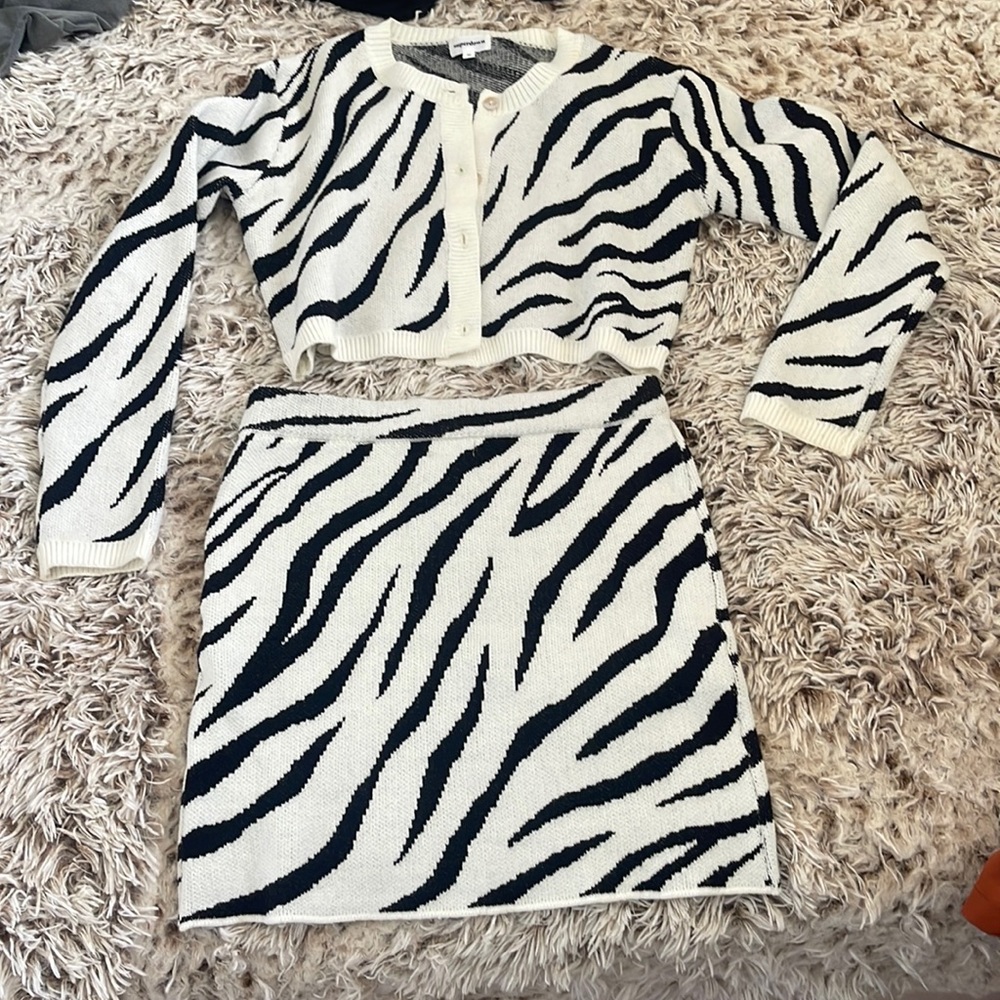 Zebra print set like new from Revolve